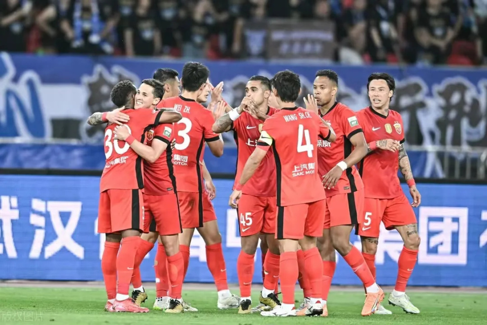 惨败, 决赛率先进, 冠的重要保 惨败, 决赛率先进, 冠的重要保